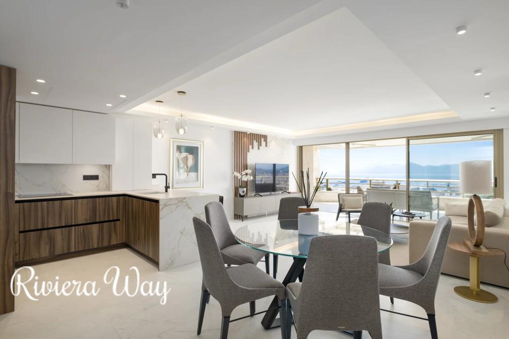 4 room apartment in Cannes, photo #5, listing #106636698