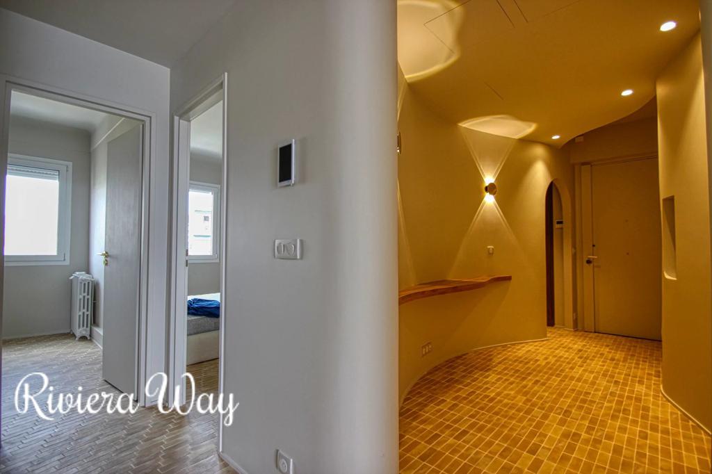 3 room apartment in Le Port, photo #5, listing #103891662