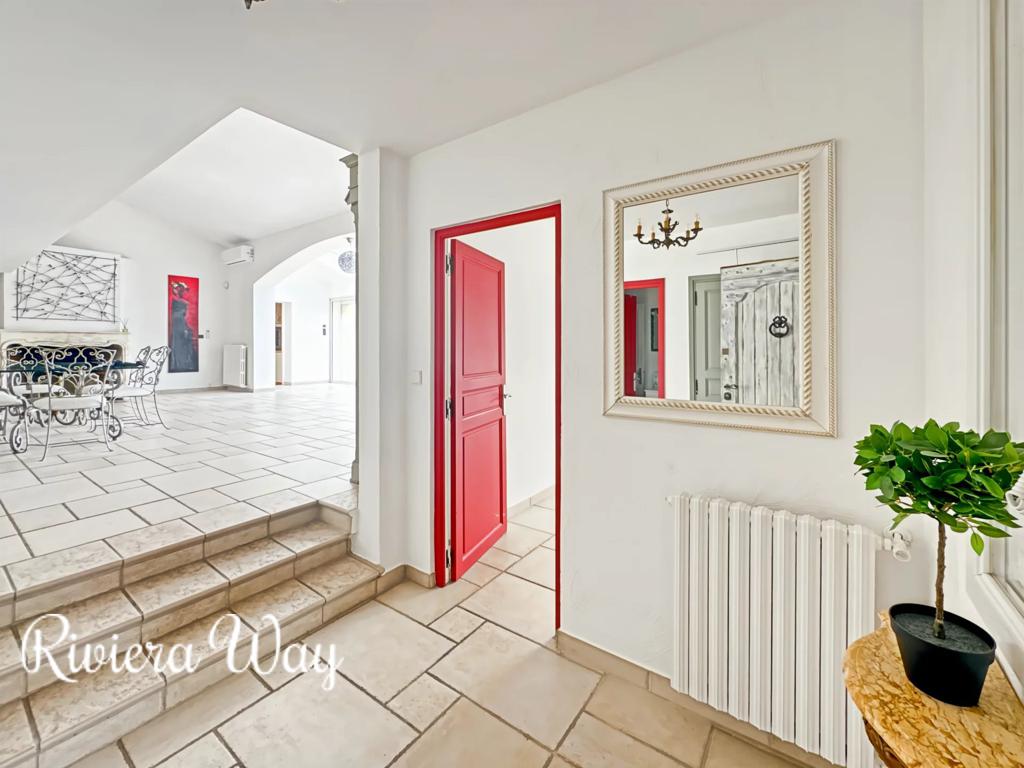 7 room villa in Roquefort-les-Pins, photo #3, listing #104059620