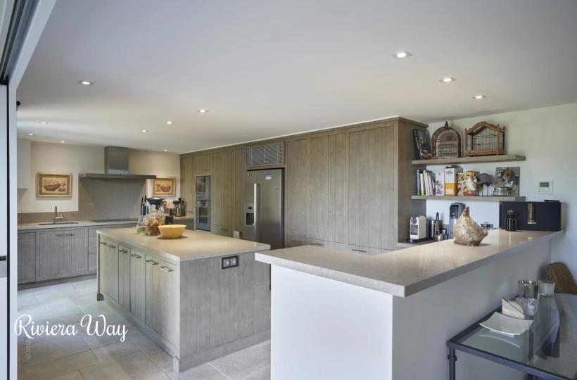 Villa in La Croix-Valmer, 340 m², photo #10, listing #104697348