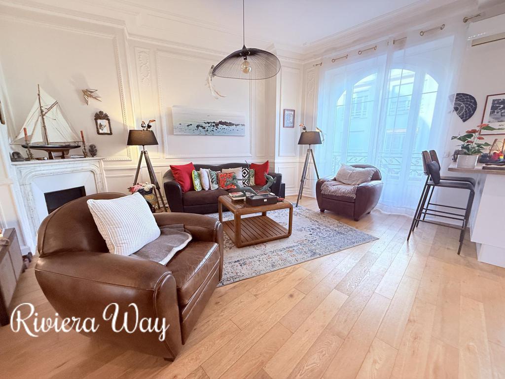 4 room apartment in Le Carré d'Or, 104 m², photo #1, listing #106035720