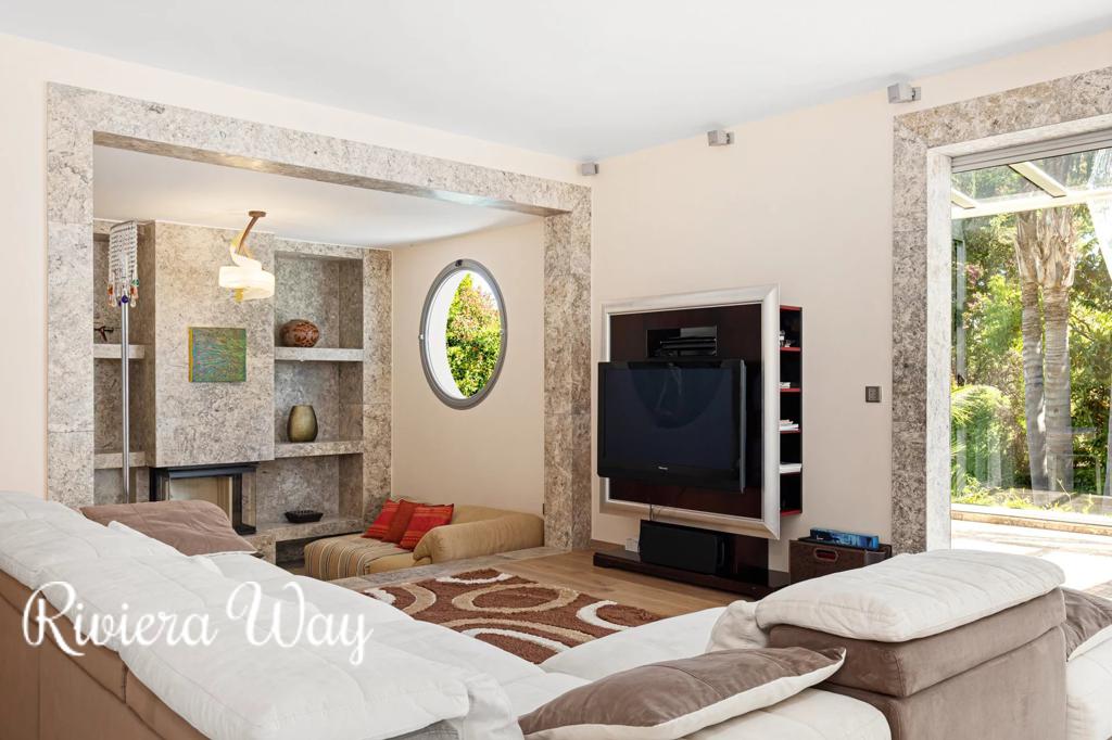 6 room villa in Cap d'Antibes, photo #6, listing #105973350