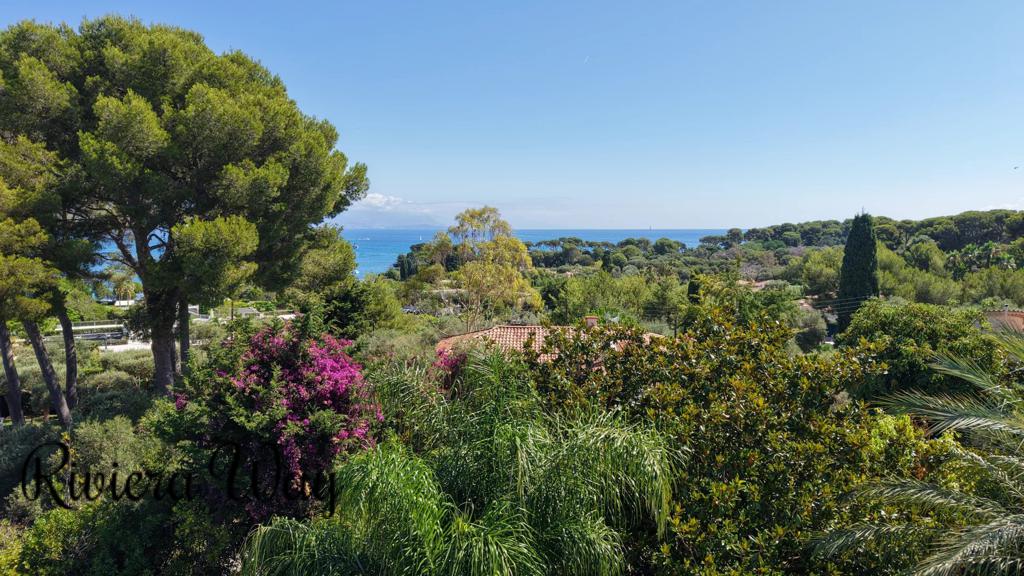 6 room villa in Cap d'Antibes, photo #3, listing #105973350