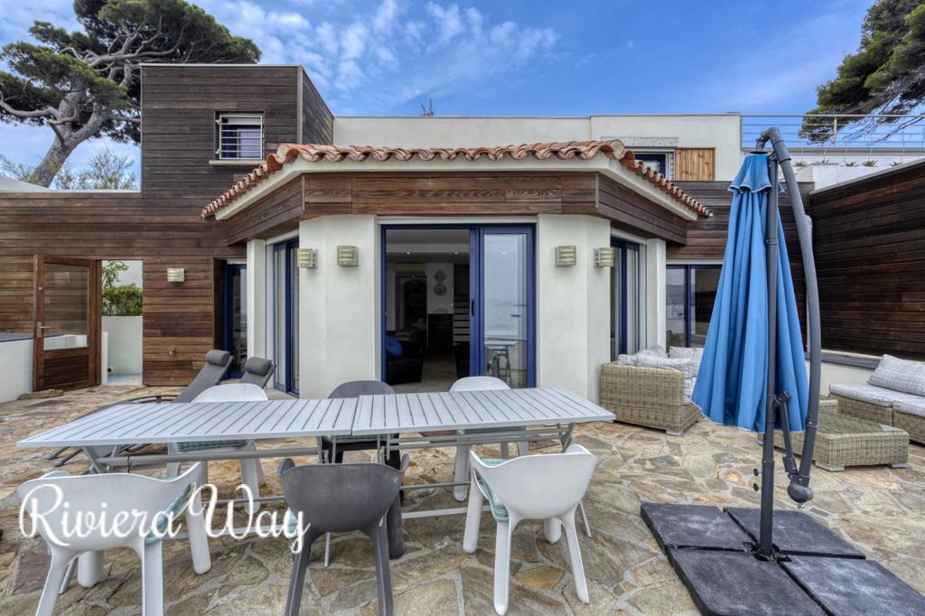 5 room villa in Sainte-Maxime, photo #7, listing #95870250
