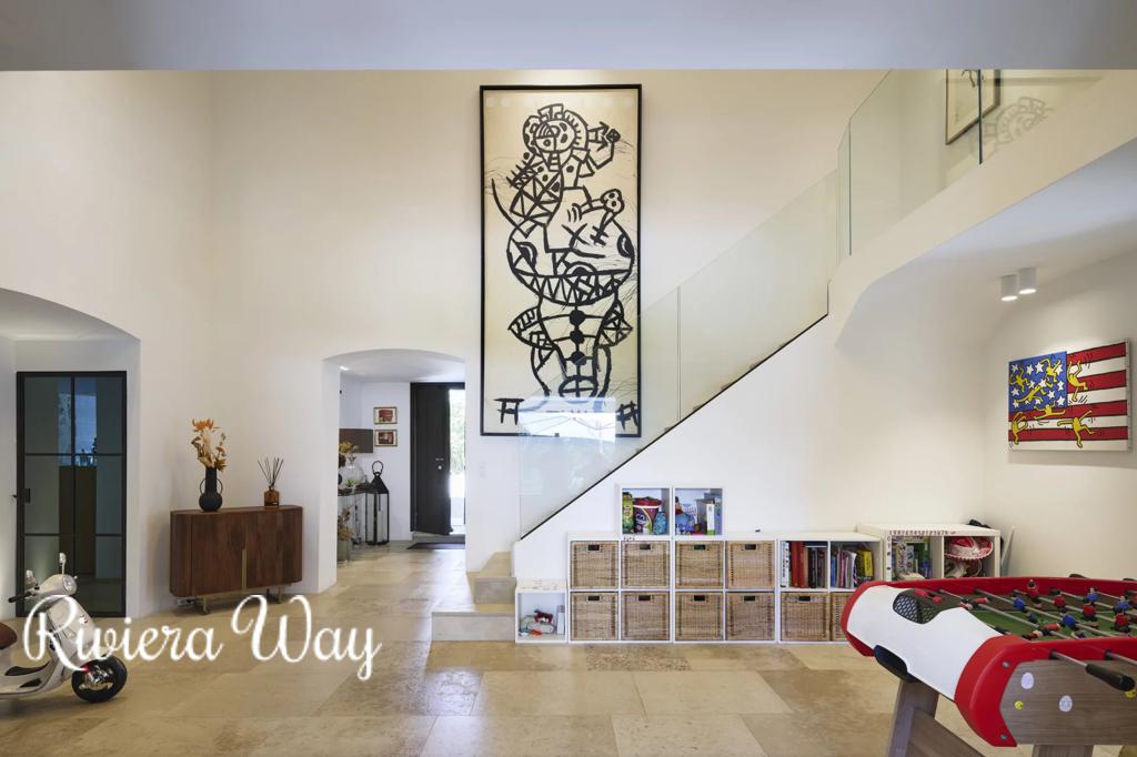 9 room villa in Mougins, photo #10, listing #99430212
