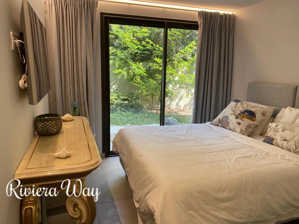 4 room apartment in Saint-Tropez, photo #6, listing #103211052