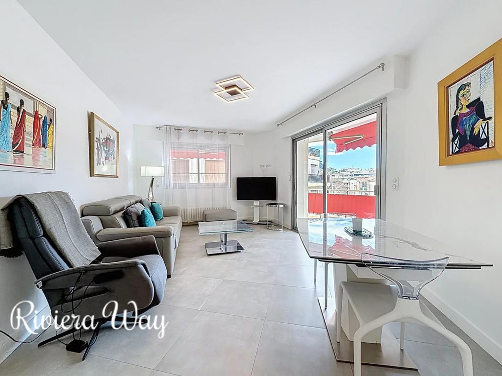 3 room apartment in Cannes, photo #1, listing #105470064