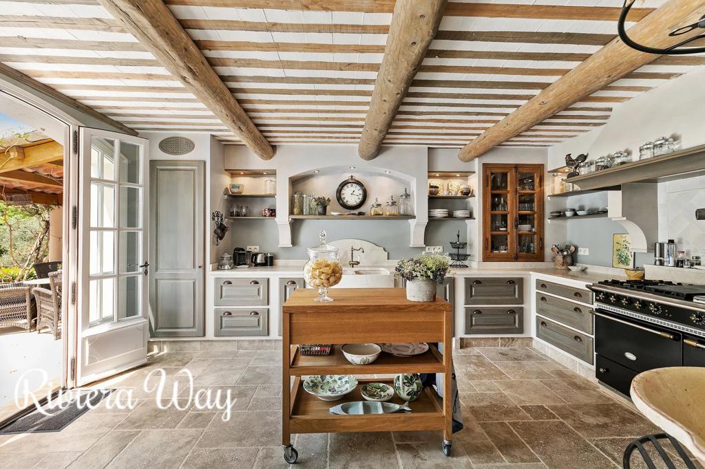 6 room villa in Grasse, photo #4, listing #102971022