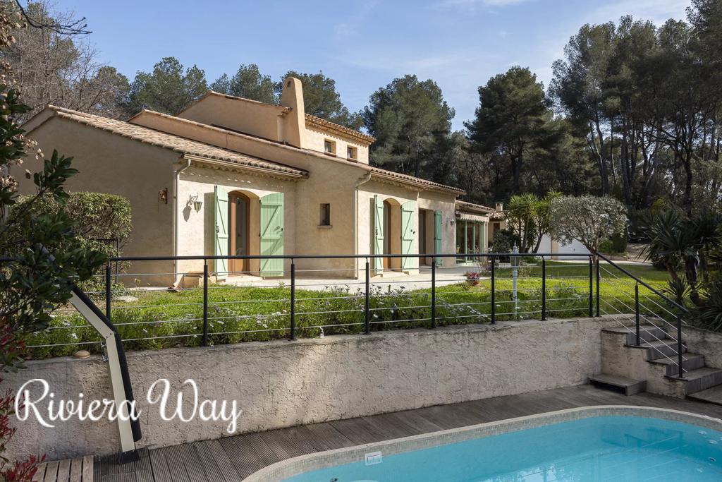 5 room villa in Saint-Paul-de-Vence, photo #3, listing #99356376