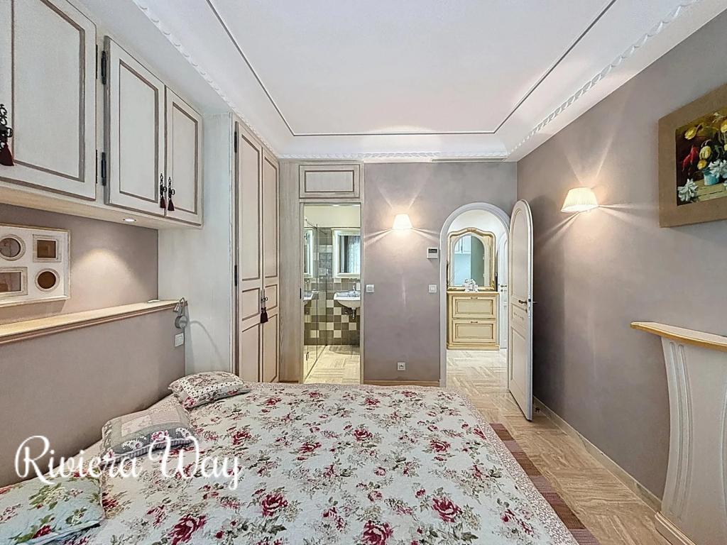 8 room villa in Cap d'Antibes, photo #7, listing #91301070