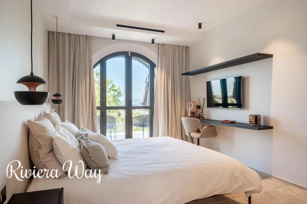 10 room villa in Cap d'Antibes, photo #9, listing #105685944