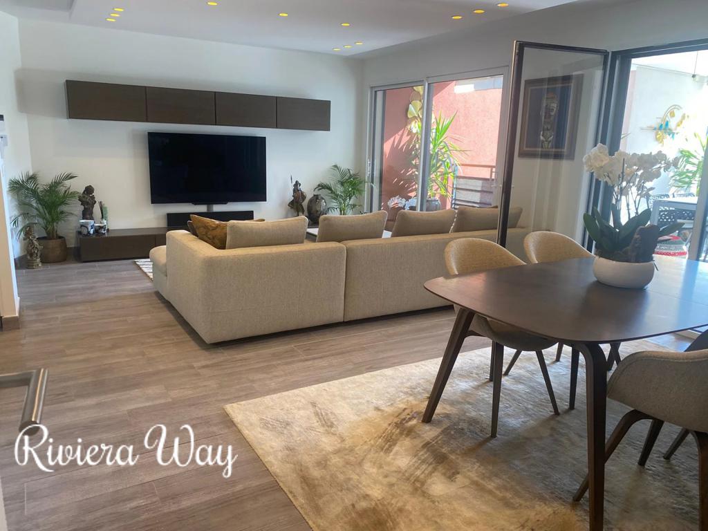 4 room apartment in Èze, photo #1, listing #106563366