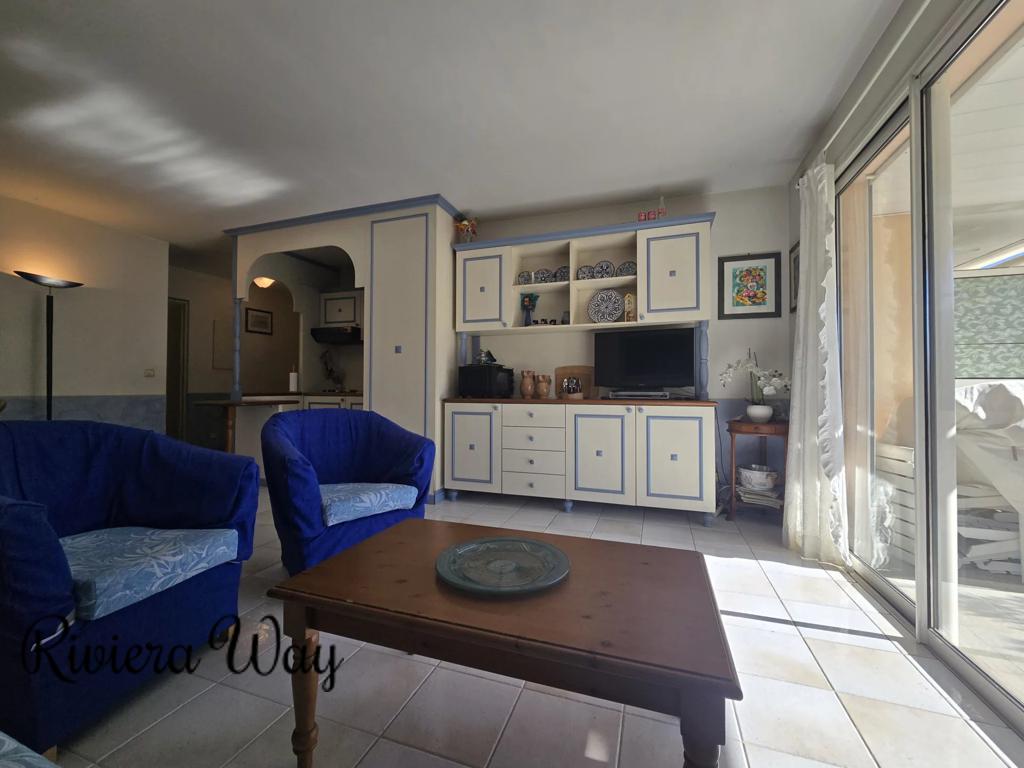 3 room apartment in Juan-les-Pins, photo #5, listing #105680400