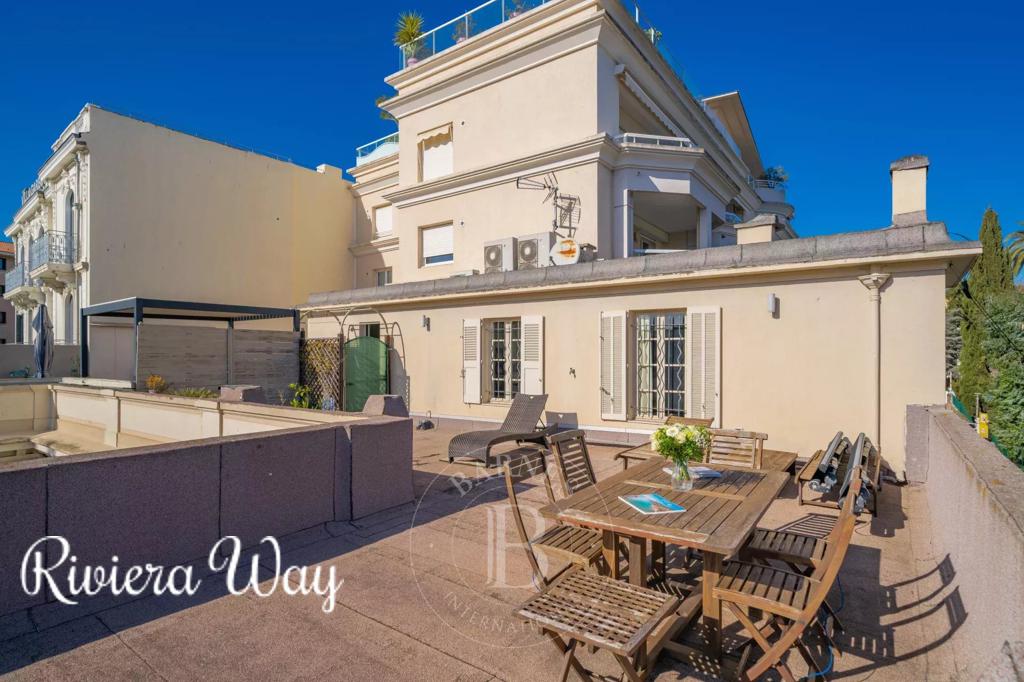 4 room apartment in Cannes, photo #4, listing #101966130
