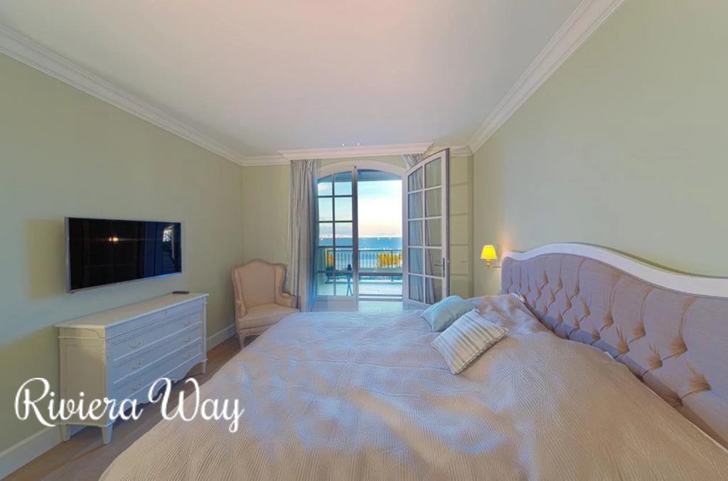 7 room villa in Cap d'Antibes, photo #9, listing #106514898
