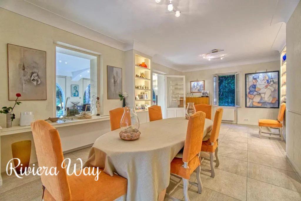 7 room villa in Le Cannet, photo #3, listing #103435668
