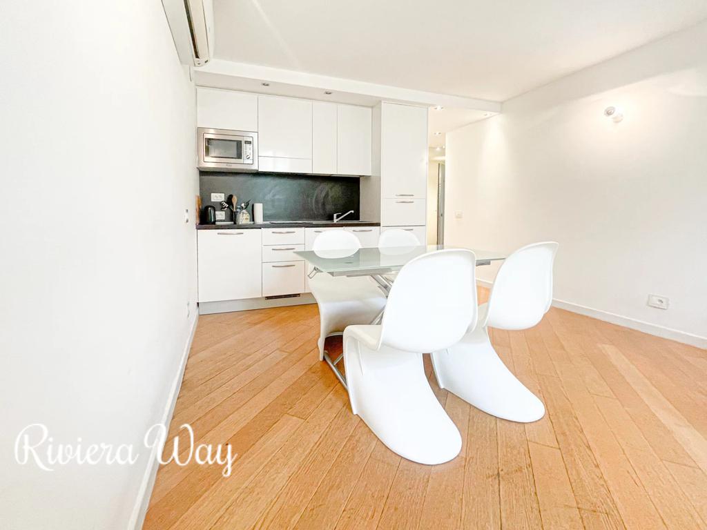 2 room apartment in Cannes, photo #4, listing #106248114