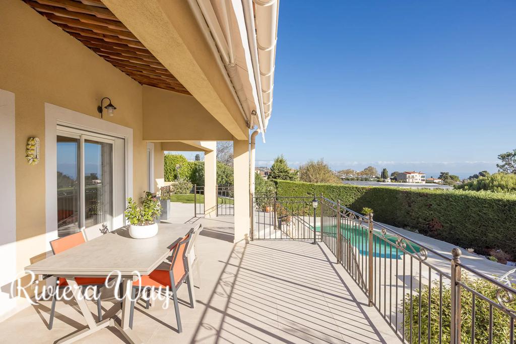 Villa in St-Laurent-du-Var, photo #2, listing #104619774