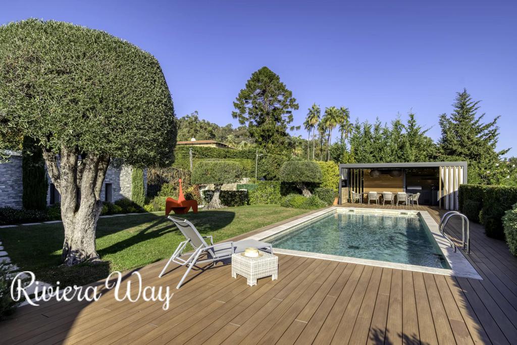8 room villa in Cannes, photo #2, listing #105139734