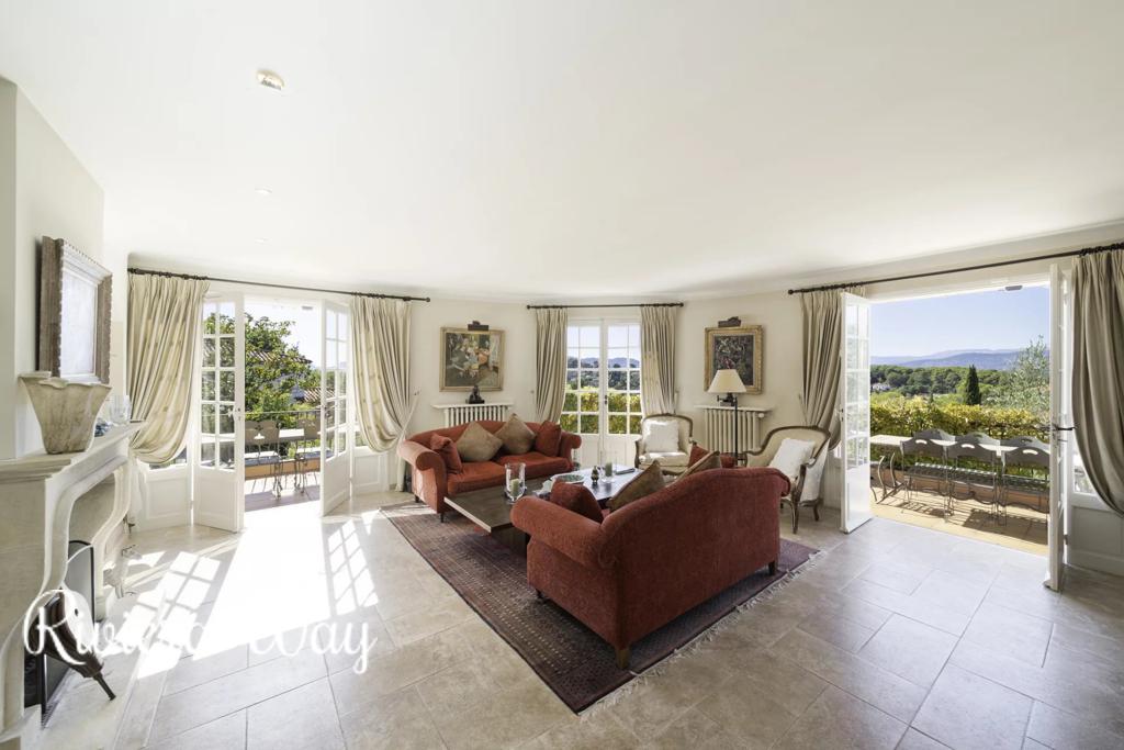 6 room villa in Mougins, photo #2, listing #104300070