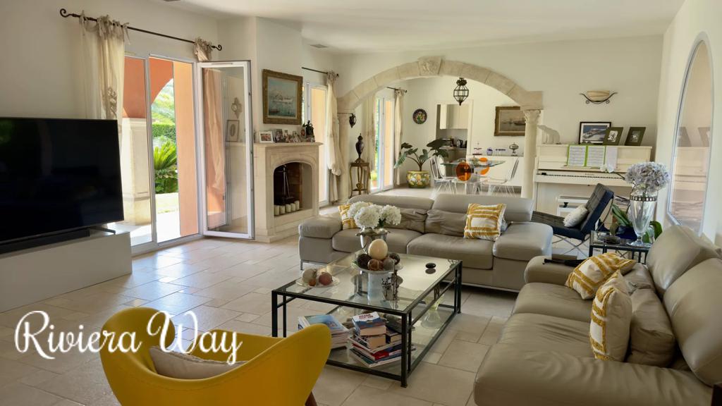 5 room villa in La Colle-sur-Loup, photo #4, listing #106382808