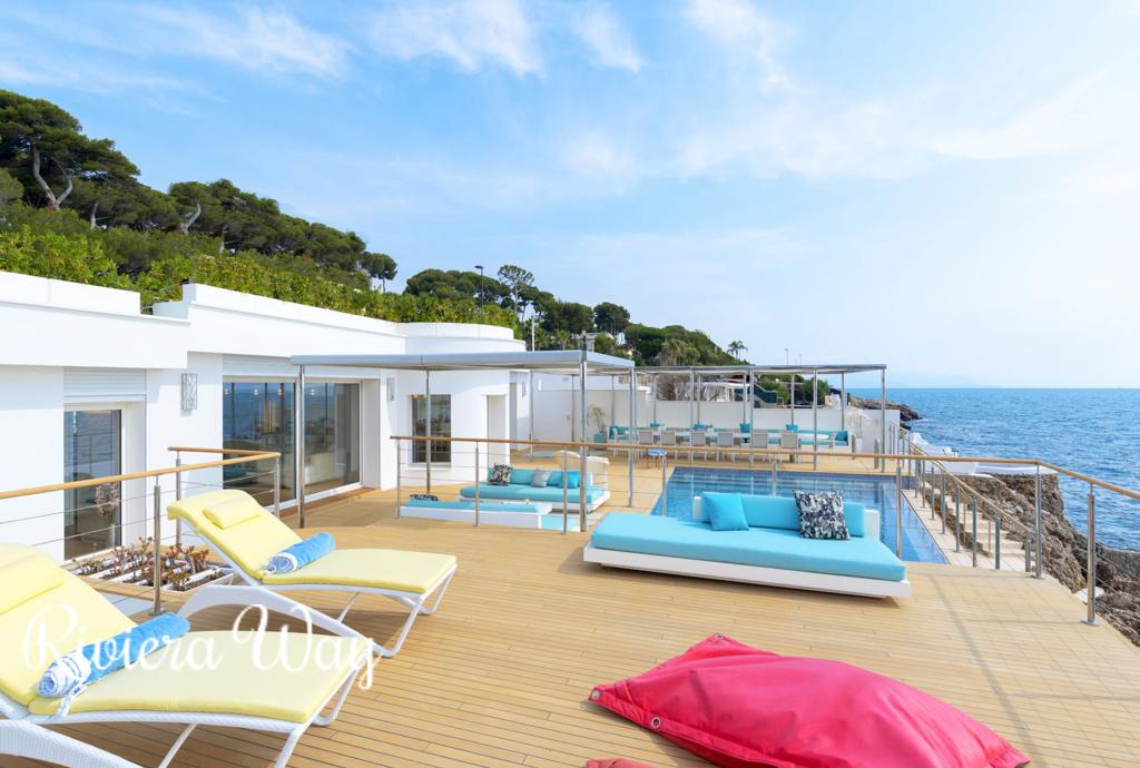 6 room villa in Cap d'Antibes, photo #1, listing #78858486