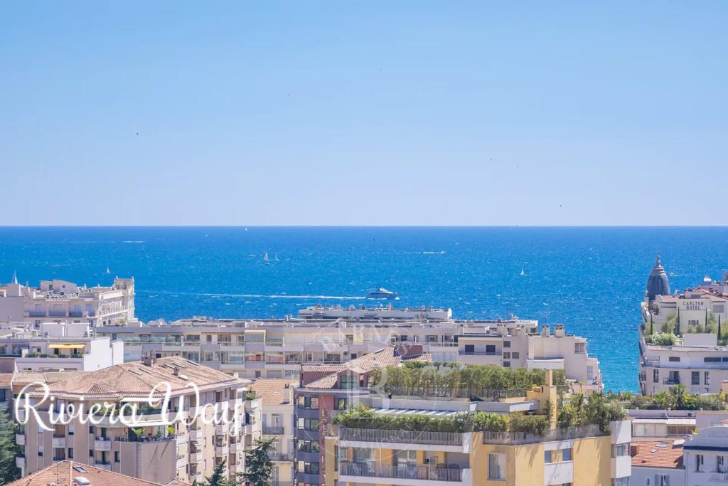 4 room apartment in Cannes, photo #3, listing #100164456