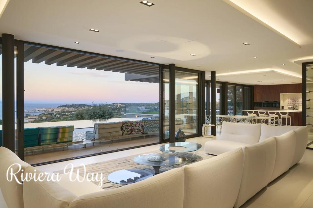 8 room villa in Gassin, photo #5, listing #104606964