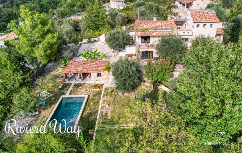 9 room villa in Grasse, photo #2, listing #105616518