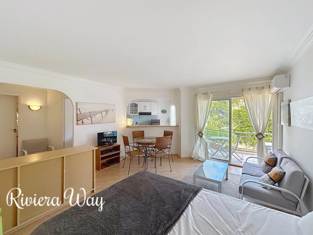 1 room apartment in Cap d'Antibes, photo #8, listing #104413302