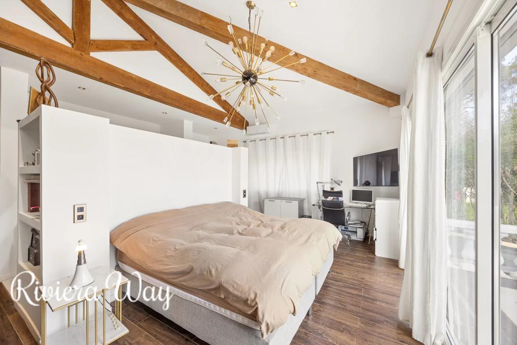 7 room villa in Roquefort-les-Pins, photo #10, listing #105908502