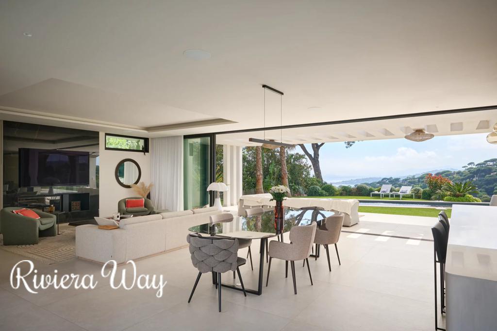 8 room villa in Sainte-Maxime, photo #5, listing #106456308
