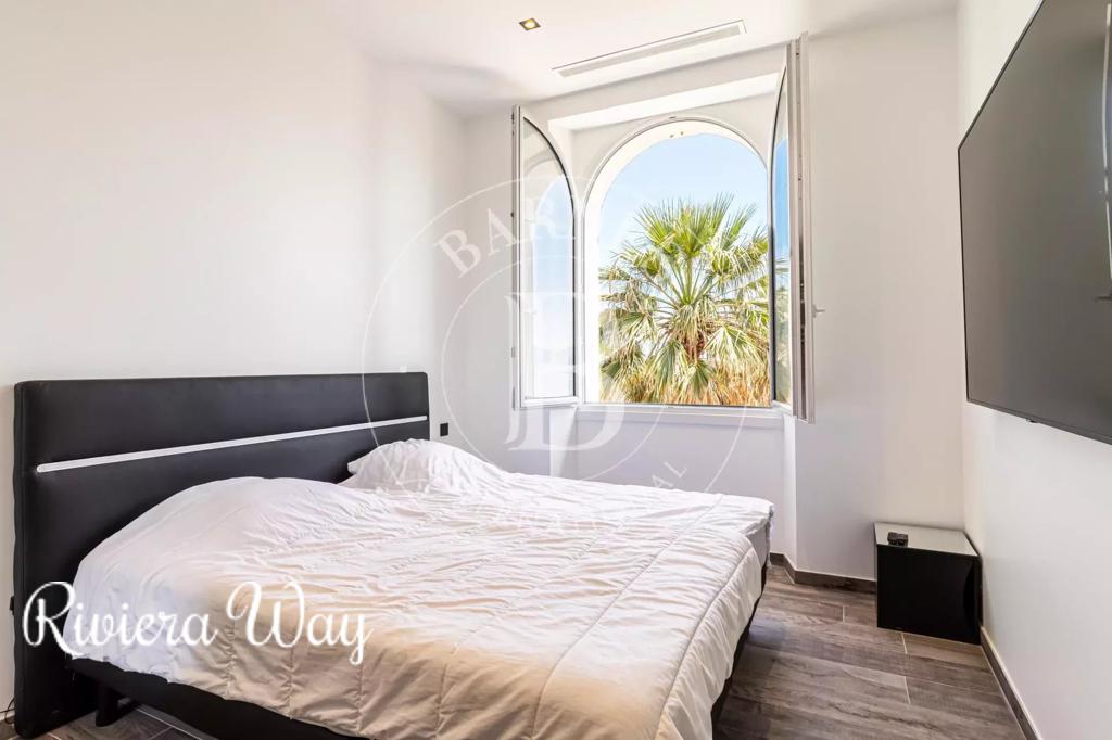 5 room apartment in Cannes, photo #3, listing #99669234