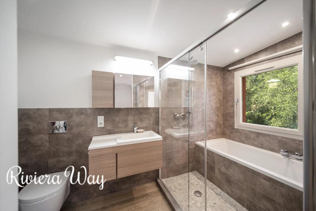 6 room villa in Cannes, photo #7, listing #102921420