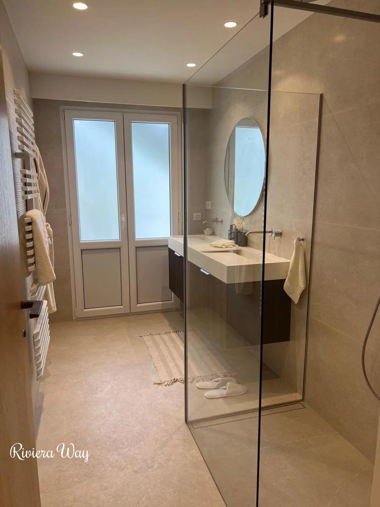 Apartment in Villefranche-sur-Mer, photo #3, listing #103975704