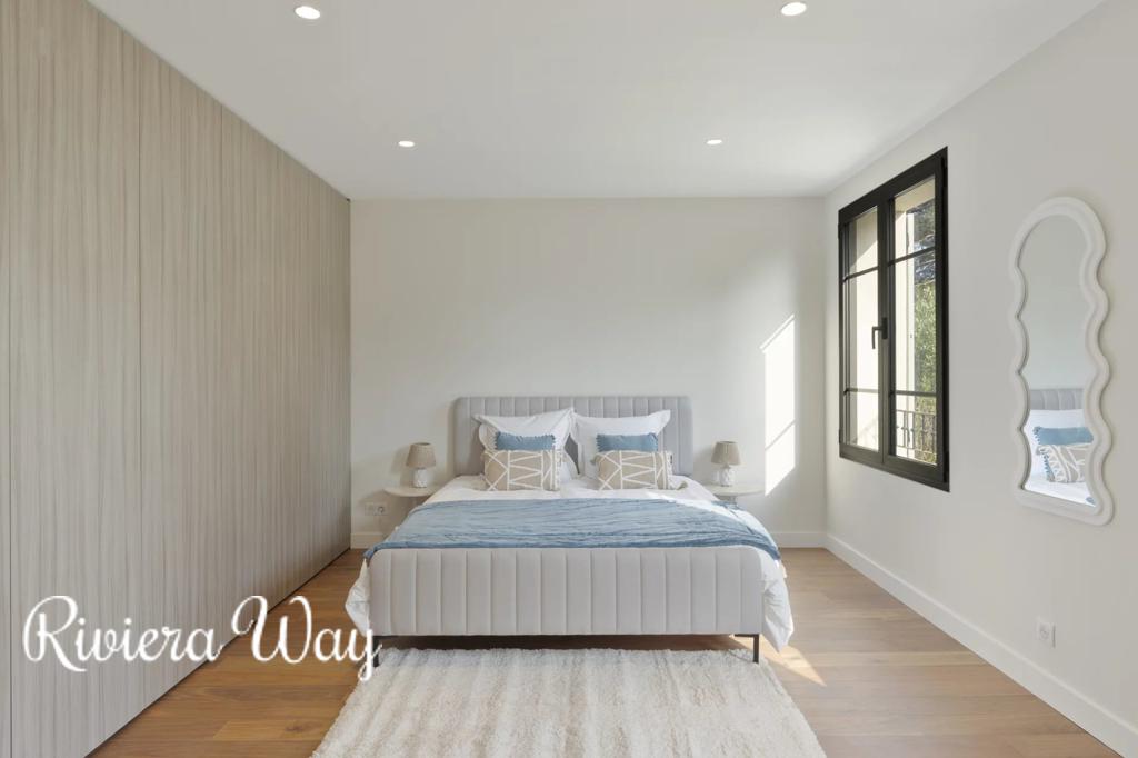 8 room villa in Mougins, photo #6, listing #102676350