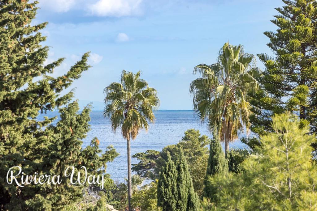 Apartment in Antibes, photo #6, listing #104836452