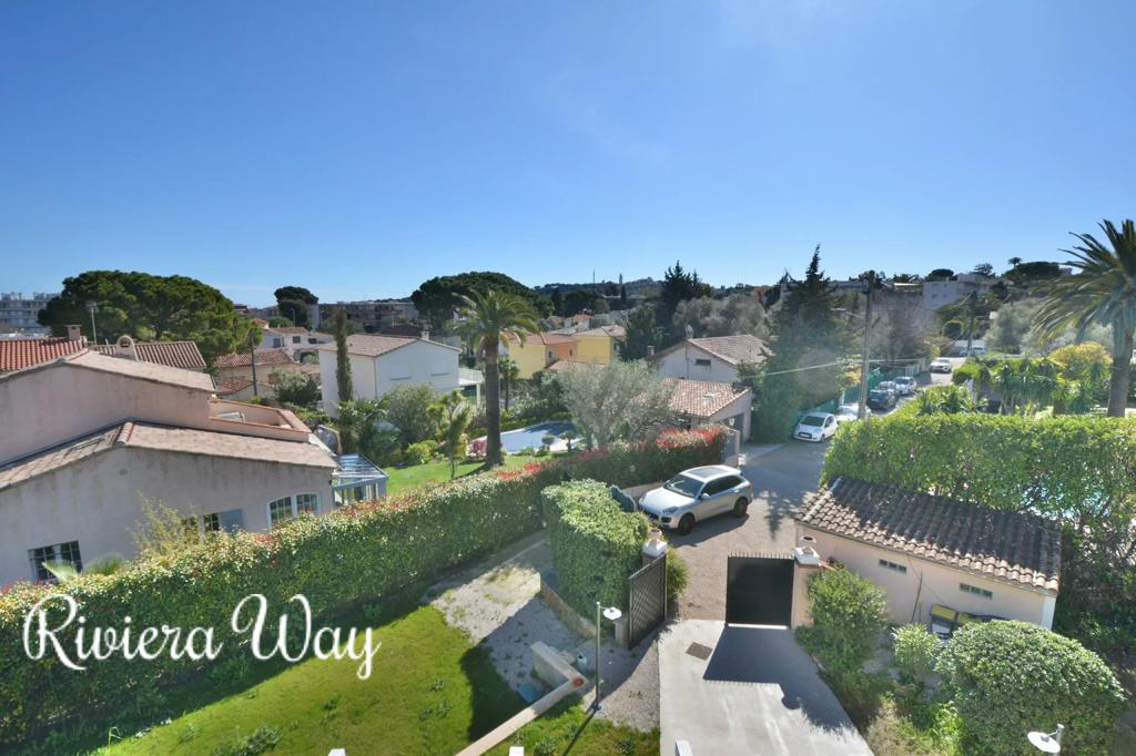 10 room villa in Cap d'Antibes, photo #3, listing #101347554