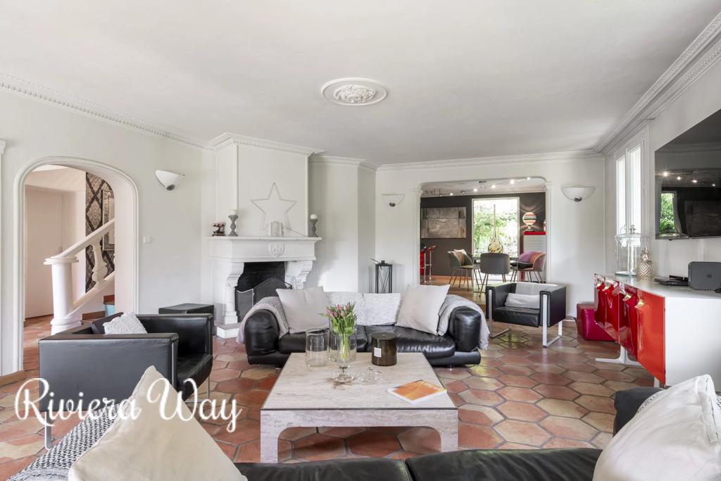 7 room villa in Mougins, photo #2, listing #103075182