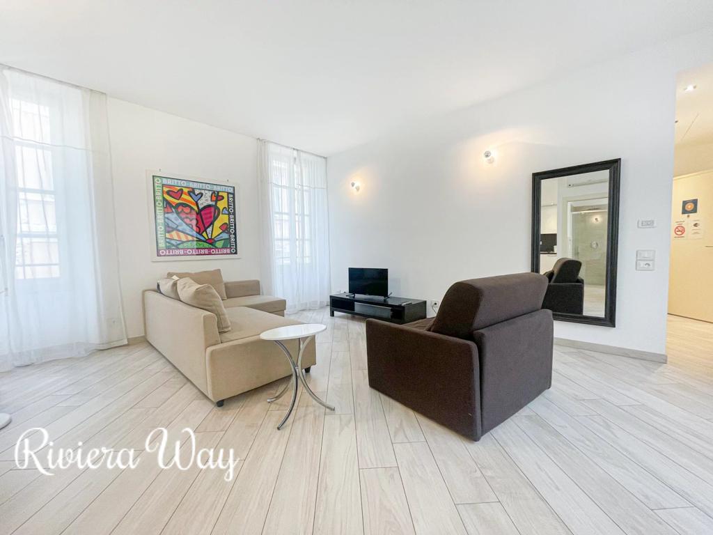 2 room apartment in Cannes, photo #1, listing #106248282