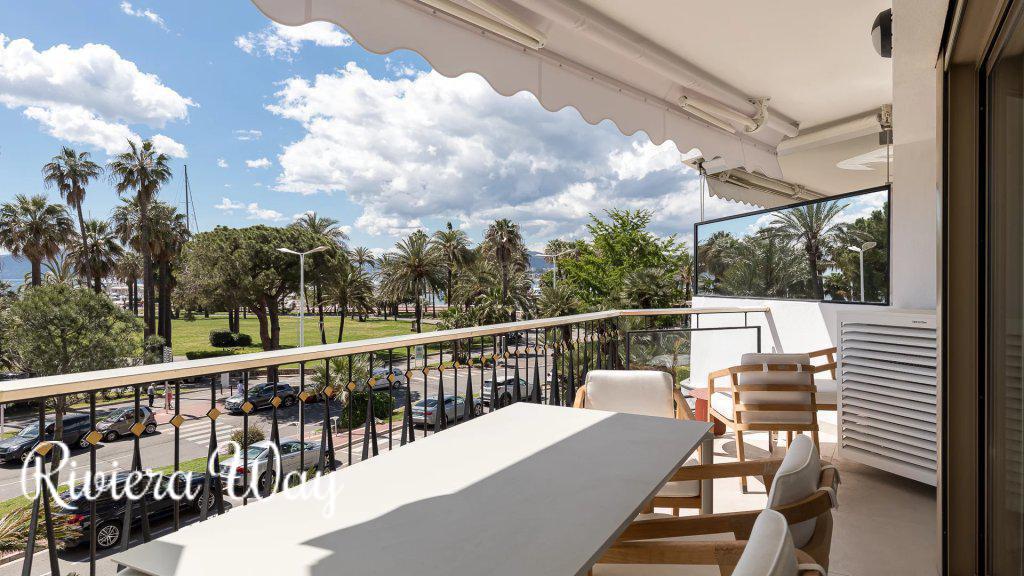 4 room apartment in Cannes, 95 m², photo #1, listing #103219200