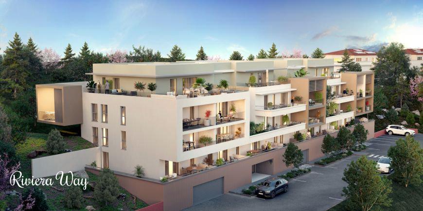 3 room apartment in Saint-Raphaël, 76 m², photo #1, listing #93994446