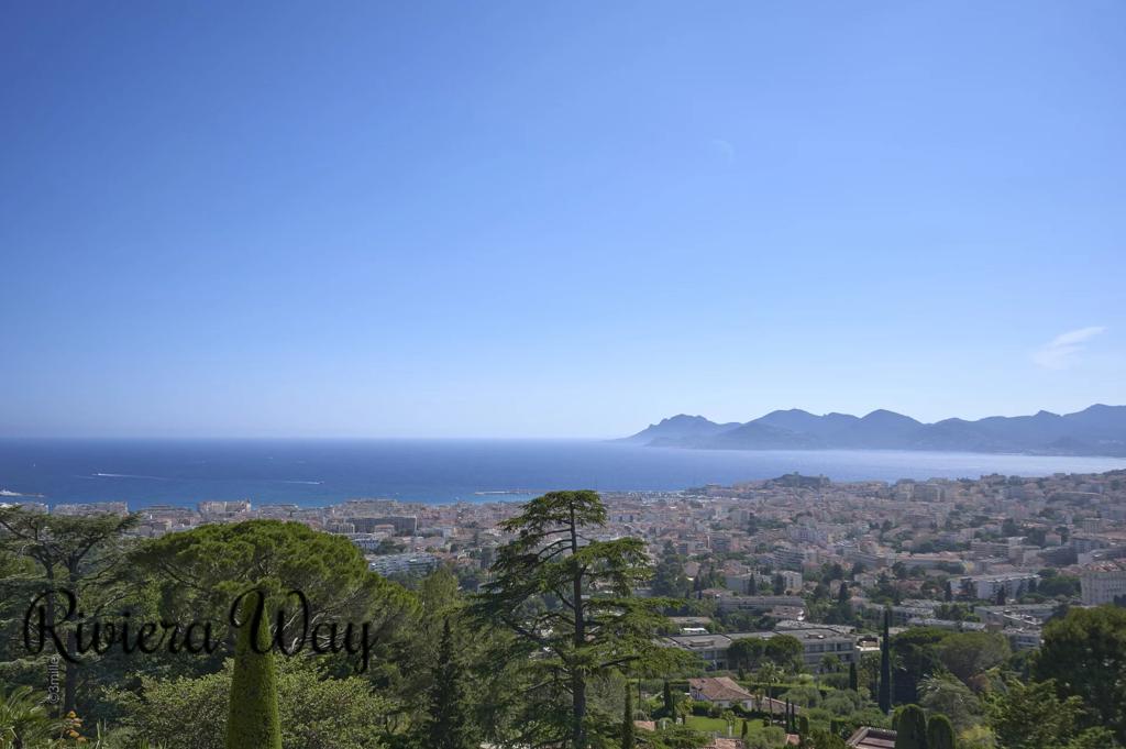 9 room villa in Cannes, photo #2, listing #106425732