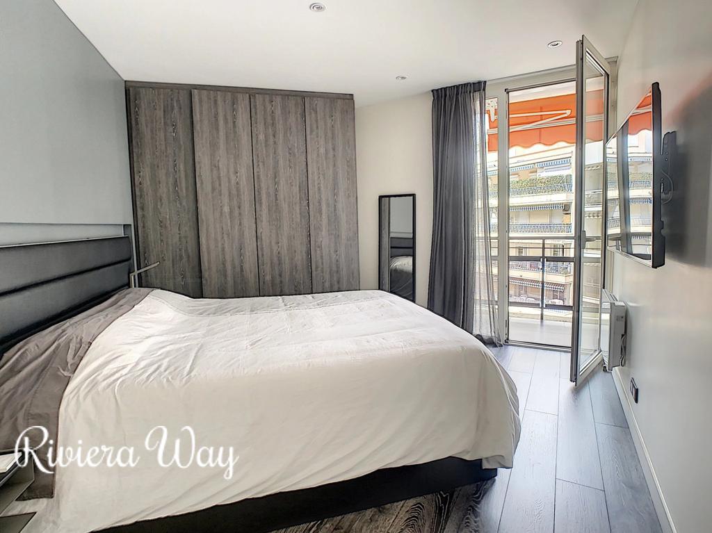 2 room apartment in Cannes, photo #5, listing #106464372