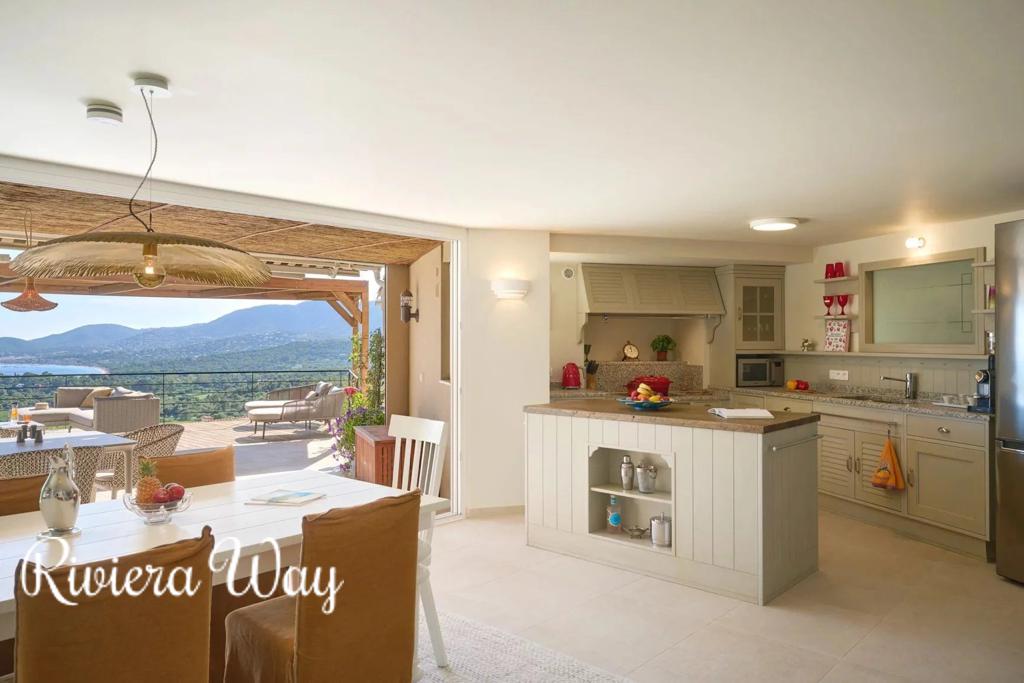 6 room villa in La Croix-Valmer, photo #1, listing #104236314