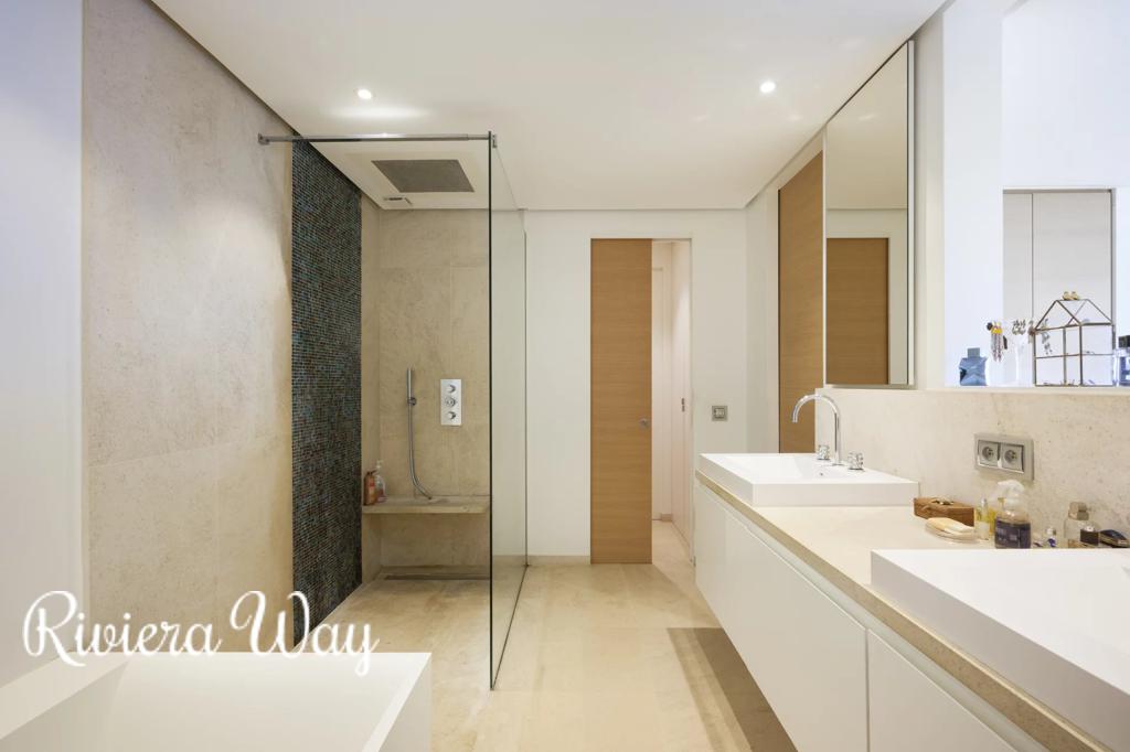 7 room villa in Le Lavandou, photo #4, listing #103109706