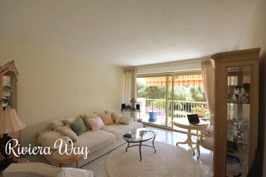 2 room apartment in Antibes, photo #5, listing #106563240
