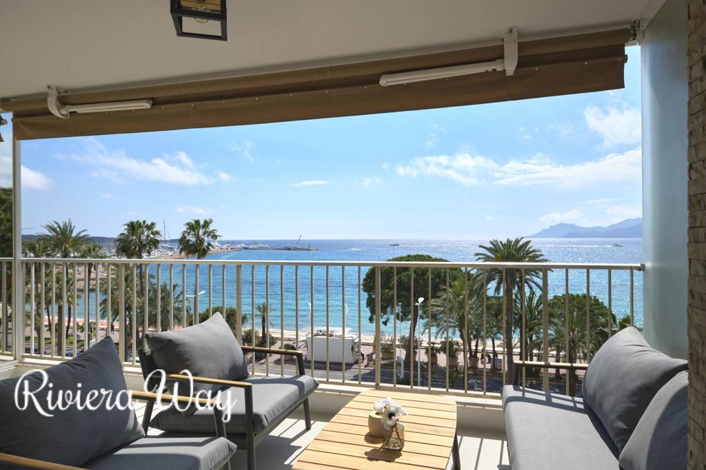 3 room apartment in Cannes, photo #1, listing #106636656