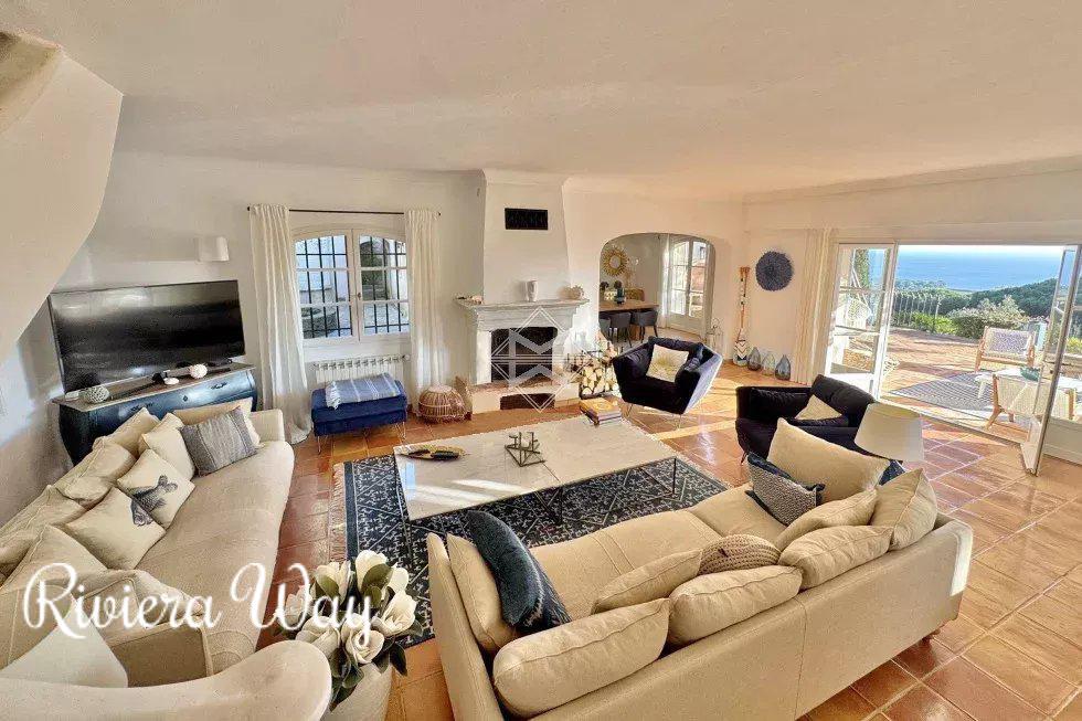 Villa in La Croix-Valmer, 270 m², photo #9, listing #104698104