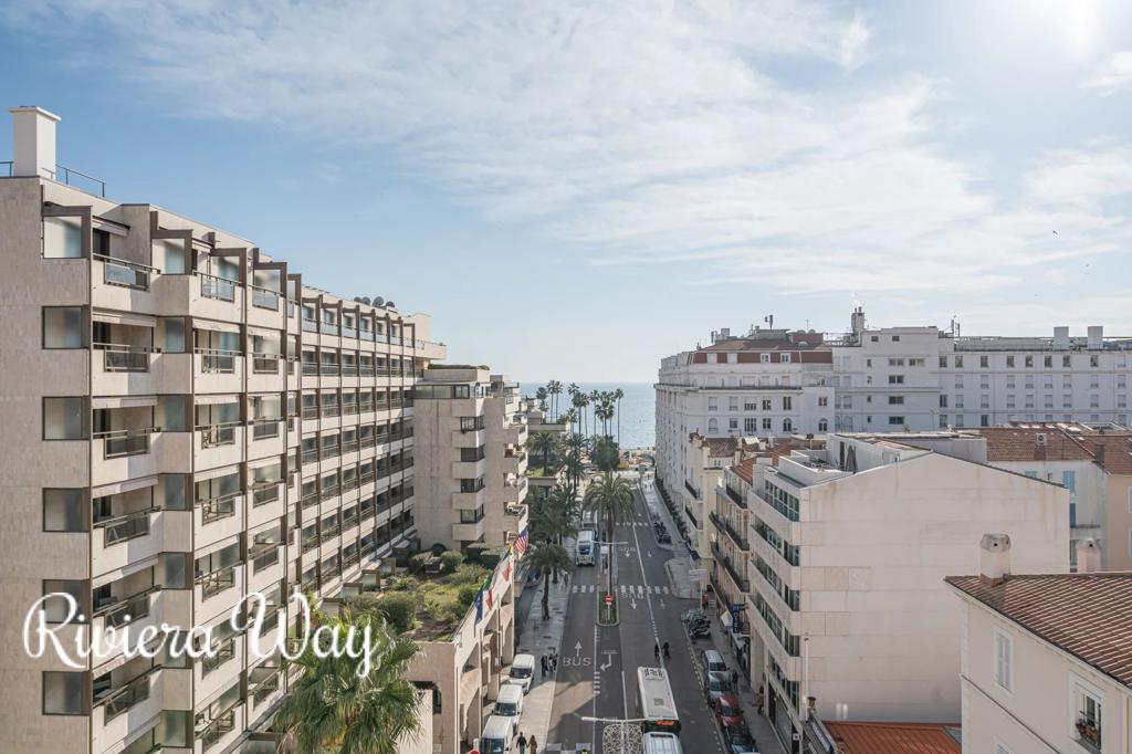 4 room apartment in Cannes, photo #8, listing #98944692
